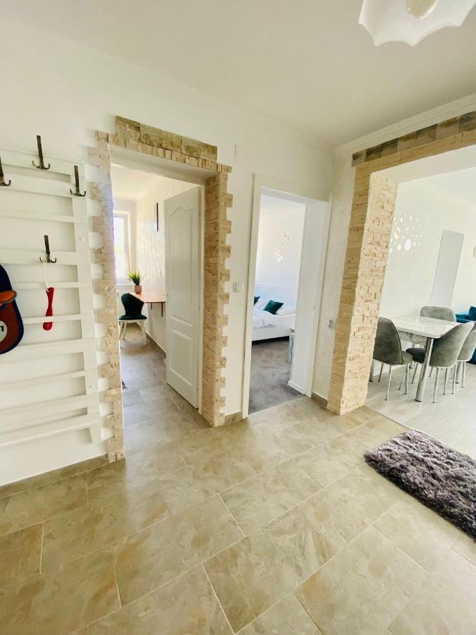 Apartament Tiron In Centru Orasului Gura Humorului Exterior foto